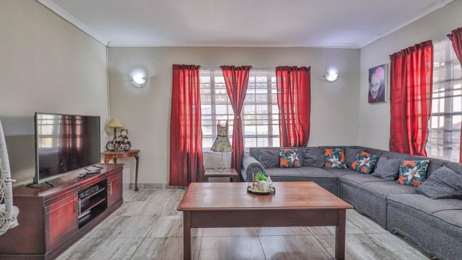 To Let 3 Bedroom Property for Rent in Protea Park North West